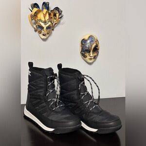 Sold! Sorel waterproof boots size 7 kids